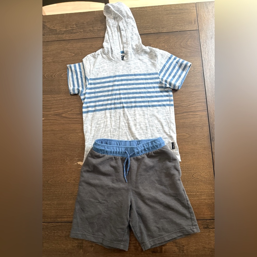 Boys Size 7 Ocean Current Hooded Tee and Cat & Jack Shorts Set